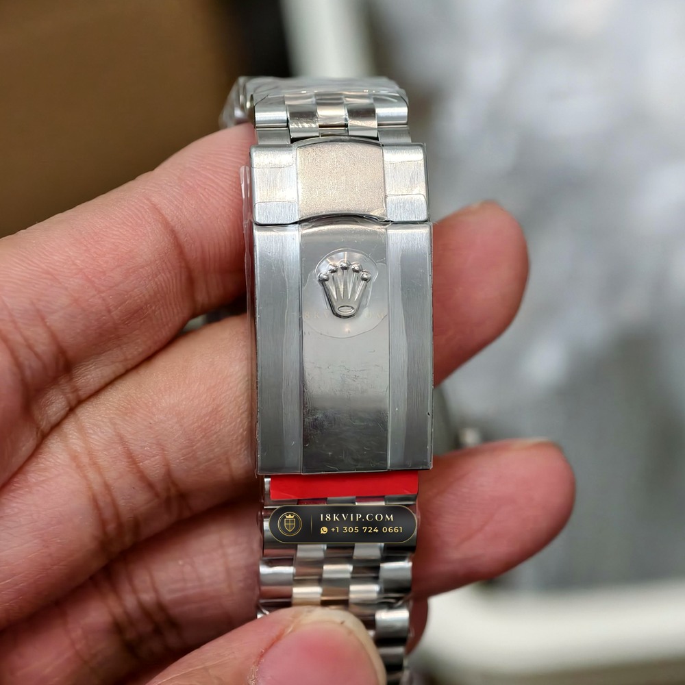 Rolex Datejust 41 Geneva Atelier Spec Ref. 126331 — Private Vault Edition — Studio Gallery Plate VII in 18K Gold & 904L Oystersteel Rolesor (150.7g Verified Mass, Rolex Manufacture Cal. 3235 - 70h Power Reserve)