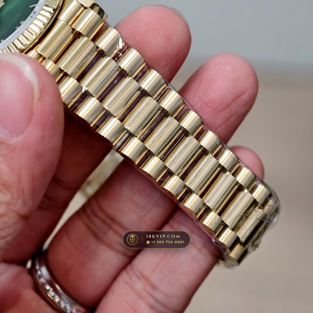 Rolex Day-Date 36 Graduated Green Ombre Sunray Dial 18K Yellow Gold Ref. 128238 — Private Vault Edition — Studio Gallery Plate IV in 18K Yellow Gold Au750 (183.4g Verified Mass, Rolex Manufacture Cal. 3255 - 70h Power Reserve)