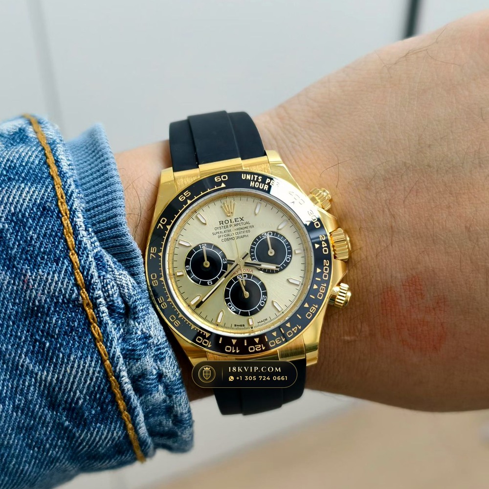 Rolex Cosmograph Daytona 18K Yellow Gold Ref. 126518 — Private Vault Edition — Studio Gallery Plate VII in 18K Yellow Gold Au750 (160.7g Verified Mass, Rolex Manufacture Cal. 4131 - 72h Power Reserve)