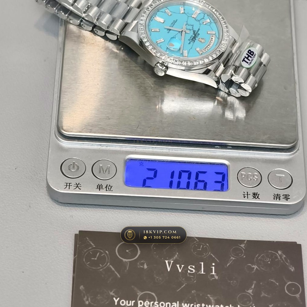 Rolex Day-Date 40 Natural Turquoise Dial Diamond-Set Bezel 18K Everose Gold Ref. 228235 — Private Vault Edition — Studio Gallery Plate VIII in 18K Rose Gold Au750 (210.6g Verified Mass, Rolex Manufacture Cal. 3255 - 70h Power Reserve)