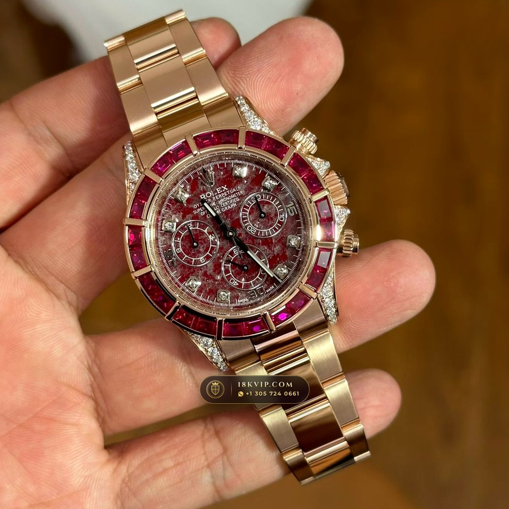 Rolex Cosmograph Daytona Crimson Rubellite Dial & Ruby Bezel 18K Everose Gold Ref. 126505 — Private Vault Edition — Studio Gallery Plate IV in 18K Rose Gold Au750 (216.6g Verified Mass, Rolex Manufacture Cal. 4131 - 72h Power Reserve)