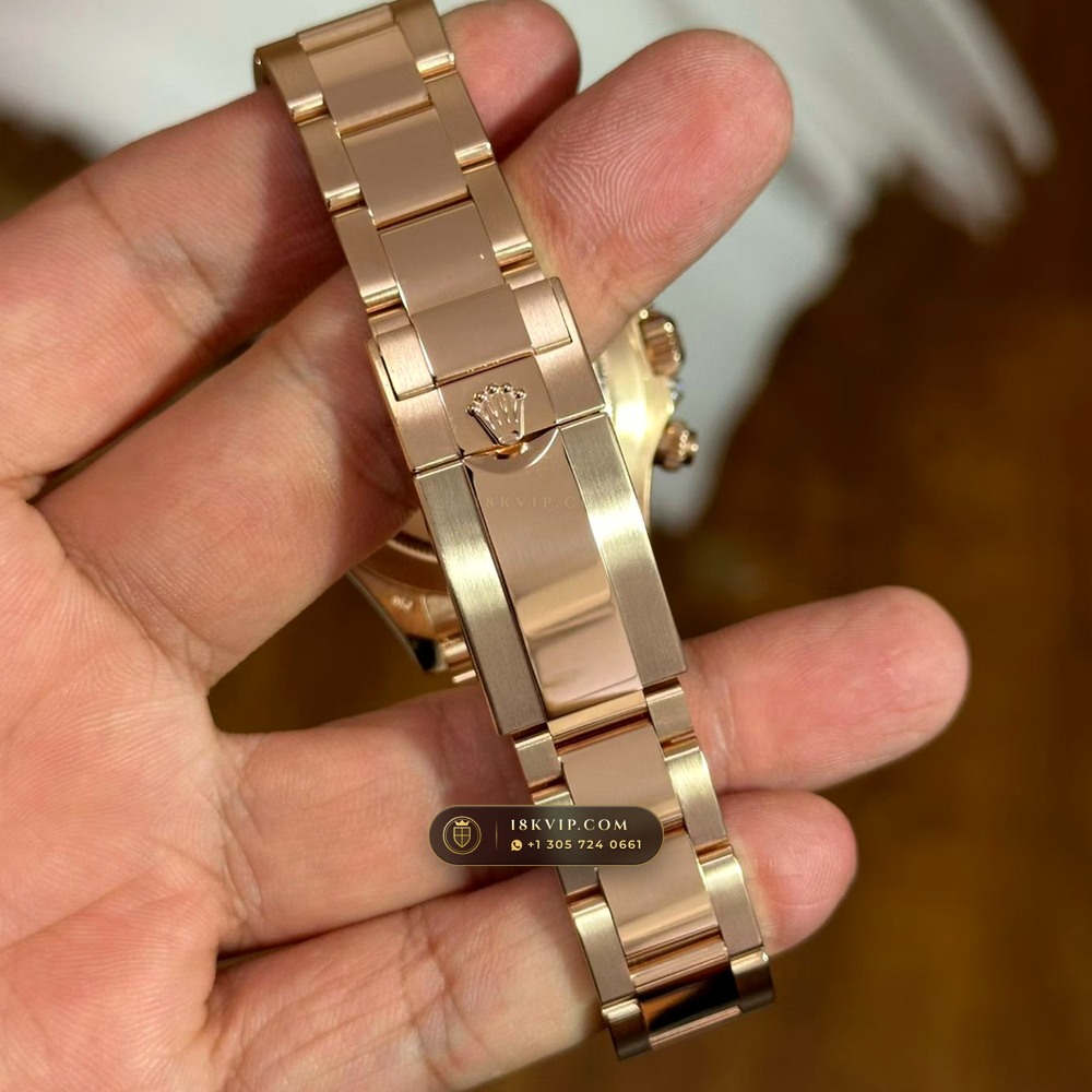 Rolex Cosmograph Daytona Crimson Rubellite Dial & Ruby Bezel 18K Everose Gold Ref. 126505 — Private Vault Edition — Studio Gallery Plate VII in 18K Rose Gold Au750 (216.6g Verified Mass, Rolex Manufacture Cal. 4131 - 72h Power Reserve)