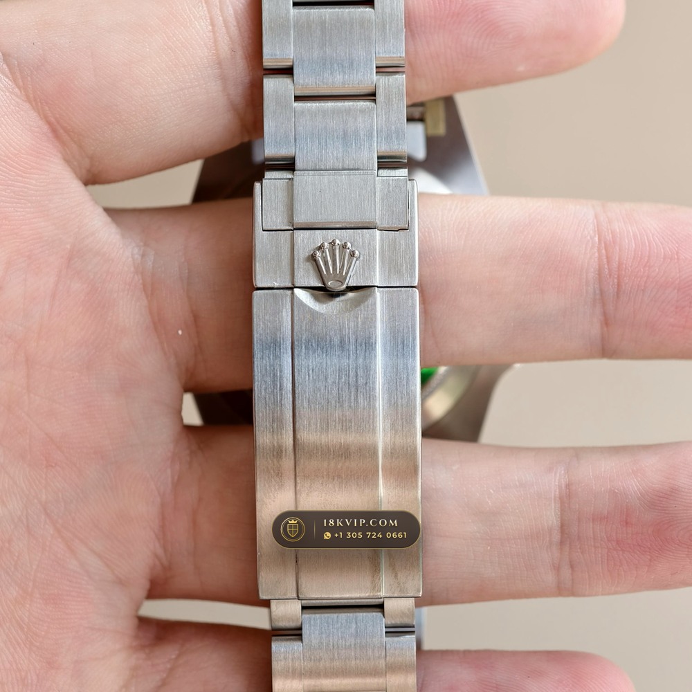 Rolex Submariner Date 41mm Custom Purple Ombre Dial Ref. 126610LN — Private Vault Edition — Studio Gallery Plate VII in 904L Stainless Steel Custom Architecture (156.7g Verified Mass, Rolex Manufacture Cal. 3235 - 70h Power Reserve)