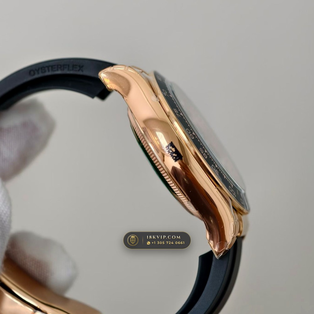 Rolex Cosmograph Daytona 18K Everose Gold Hand-Chamfered Bevel Spec Ref. 126515LN — Private Vault Edition — Studio Gallery Plate V in 18K Rose Gold Au750 (160.3g Verified Mass, Rolex Manufacture Cal. 4131 - 72h Power Reserve)