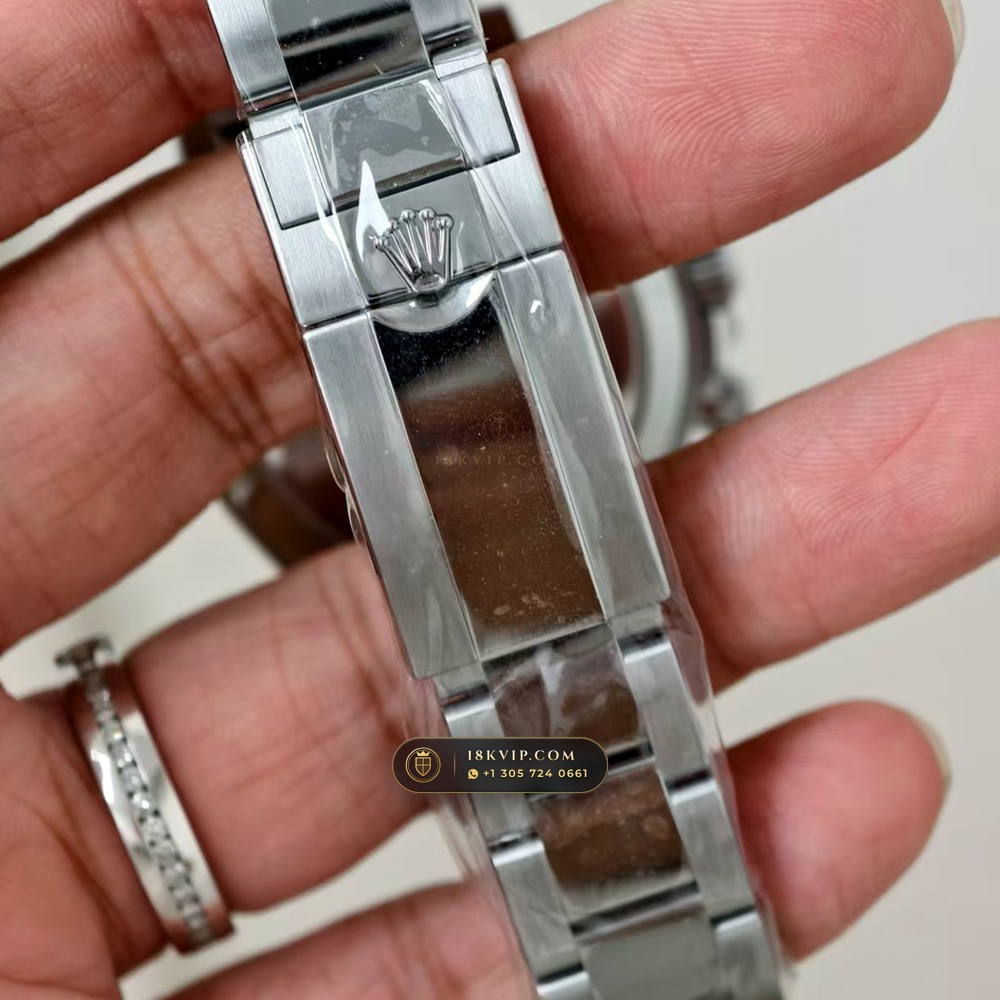 Rolex Cosmograph Daytona Iridescent Natural Mother-of-Pearl Dial 18K White Gold Ref. 126509 — Private Vault Edition — Studio Gallery Plate V in 18K White Gold Au750 (216.3g Verified Mass, Rolex Manufacture Cal. 4131 - 72h Power Reserve)