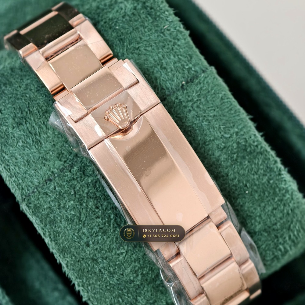 Rolex Cosmograph Daytona Rainbow Sapphire Bezel 18K Everose Gold Geneva Atelier Spec Ref. 116595RBOW — Private Vault Edition — Studio Gallery Plate VI in 18K Rose Gold Au750 (216.6g Verified Mass, Rolex Manufacture Cal. 4130 - 72h Power Reserve)