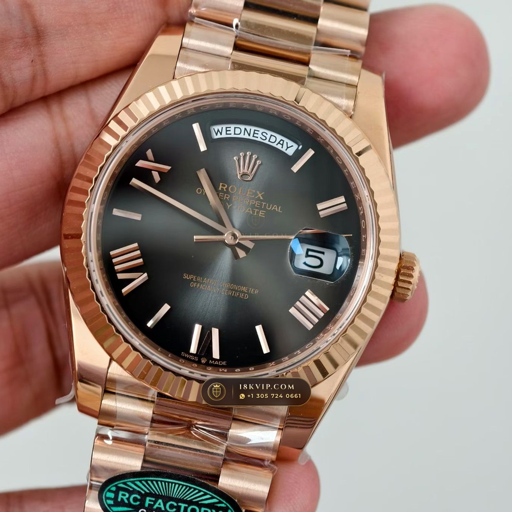 Rolex Day-Date 40 Graduated Slate-Grey Ombre Sunray Dial 18K Everose Gold Geneva Atelier Spec Ref. 228235 — Private Vault Edition — Studio Gallery Plate III in 18K Rose Gold Au750 (210.8g Verified Mass, Rolex Manufacture Cal. 3255 - 70h Power Reserve)