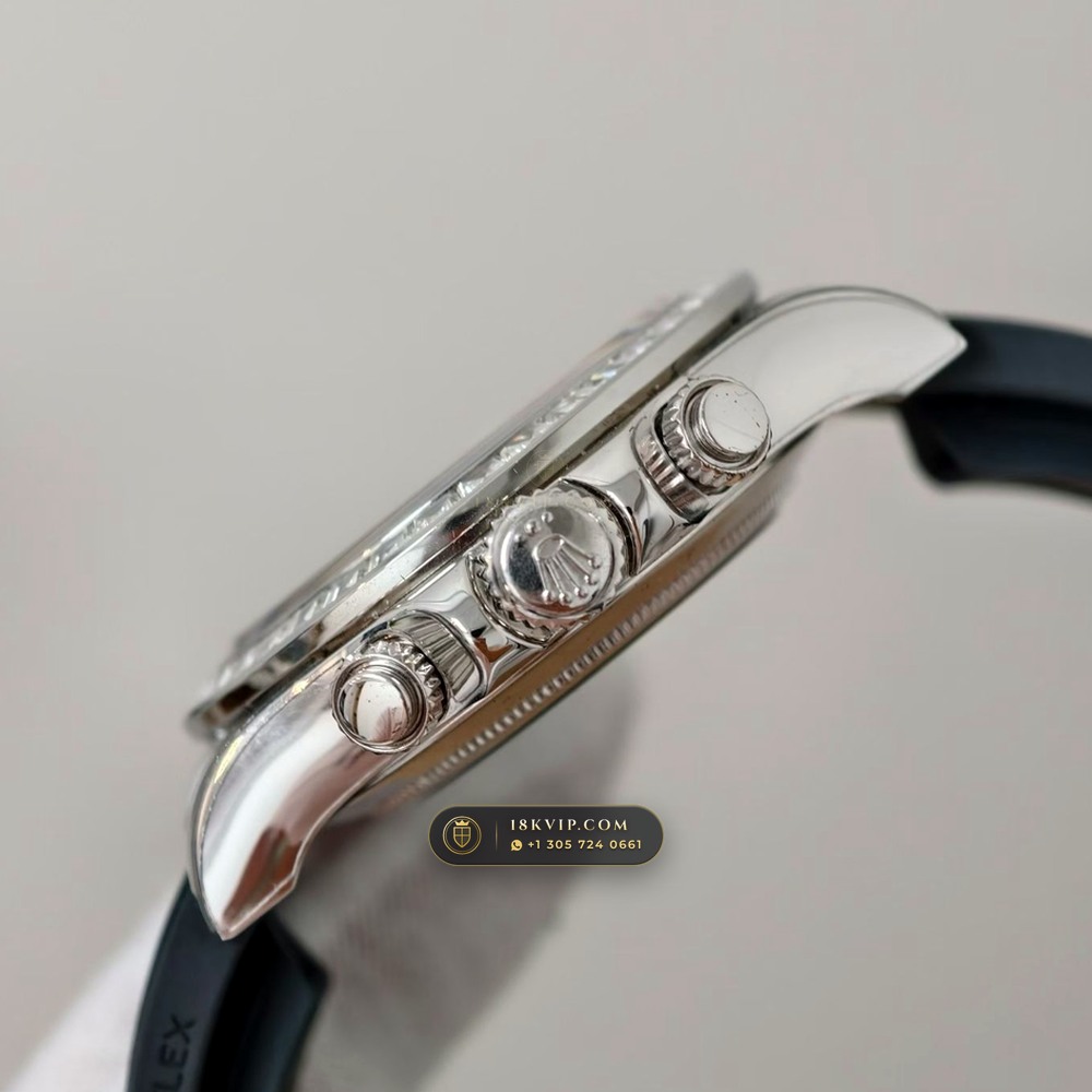 Rolex Cosmograph Daytona 18K White Gold Deep Crystal Optics 5-Axis CNC Case Ref. 116589TBR — Private Vault Edition — Studio Gallery Plate V in 18K White Gold Au750 (160.2g Verified Mass, Rolex Manufacture Cal. 4130 - 72h Power Reserve)