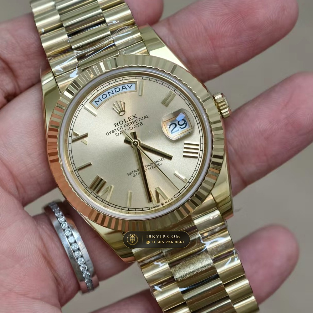 Rolex Day-Date 40 Champagne Gold Roman Dial 18K Yellow Gold Ref. 228238 — Private Vault Edition — Studio Gallery Plate II in 18K Yellow Gold Au750 (210.4g Verified Mass, Rolex Manufacture Cal. 3255 - 70h Power Reserve)
