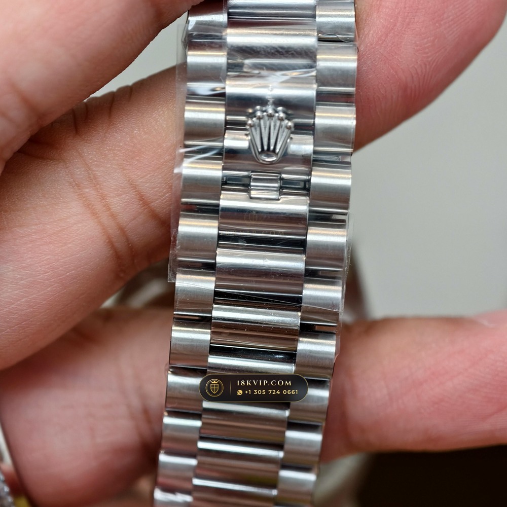 Rolex Day-Date 40 950 Platinum Geneva Atelier Spec Ref. 228236 — Private Vault Edition — Studio Gallery Plate VII in 950 Platinum Pt950 (280.1g Verified Mass, Rolex Manufacture Cal. 3255 - 70h Power Reserve)