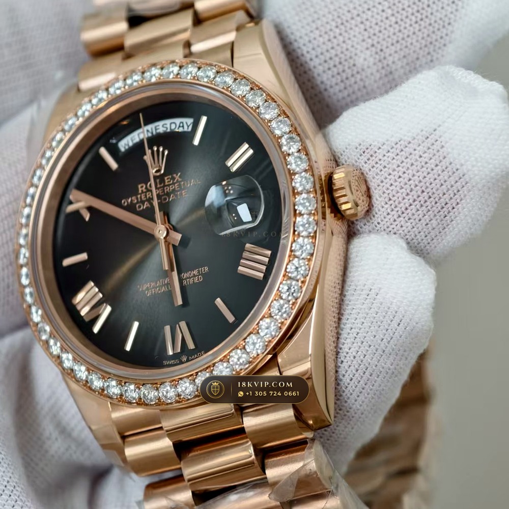 Rolex Day-Date 40 Graduated Ombre Sunray Dial Diamond-Set Bezel 18K Everose Gold Ref. 228235 — Private Vault Edition — Studio Gallery Plate IV in 18K Rose Gold Au750 (210.4g Verified Mass, Rolex Manufacture Cal. 3255 - 70h Power Reserve)