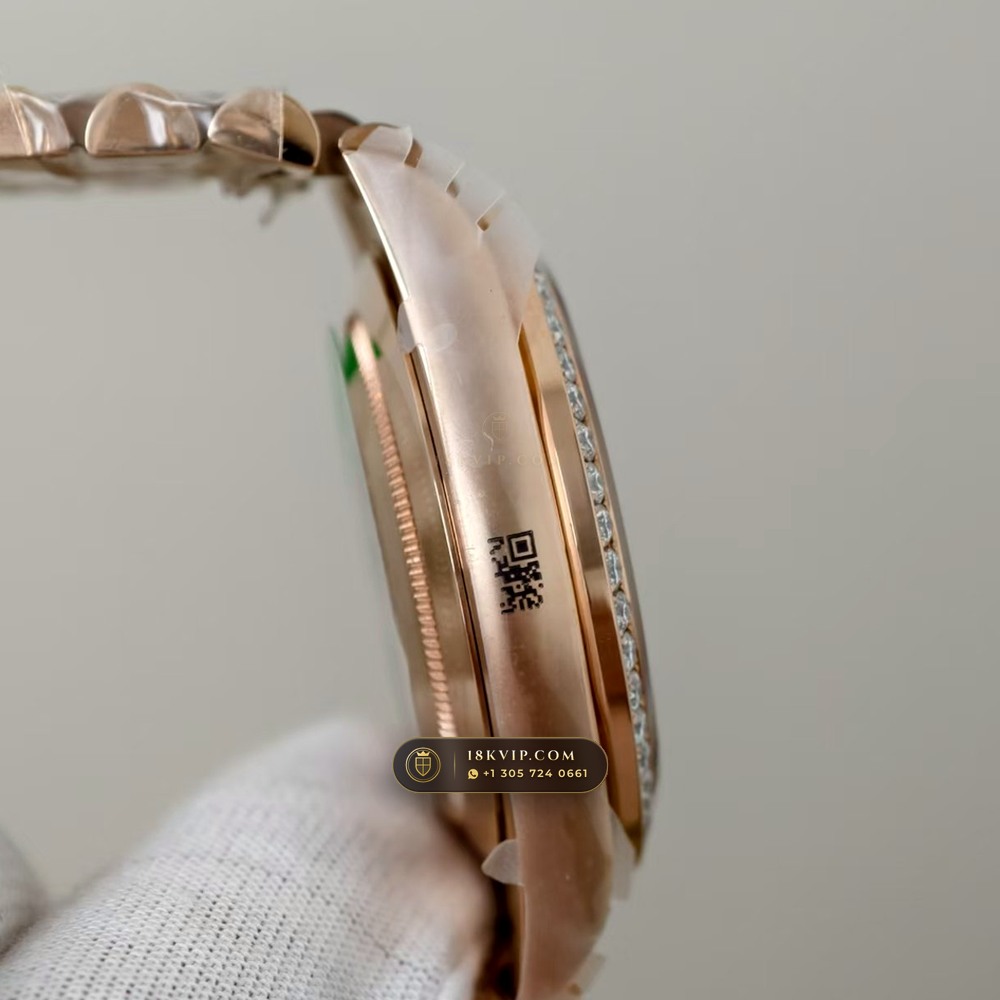 Rolex Day-Date 40 Graduated Ombre Sunray Dial Diamond-Set Bezel 18K Everose Gold Ref. 228235 — Private Vault Edition — Studio Gallery Plate VI in 18K Rose Gold Au750 (210.4g Verified Mass, Rolex Manufacture Cal. 3255 - 70h Power Reserve)