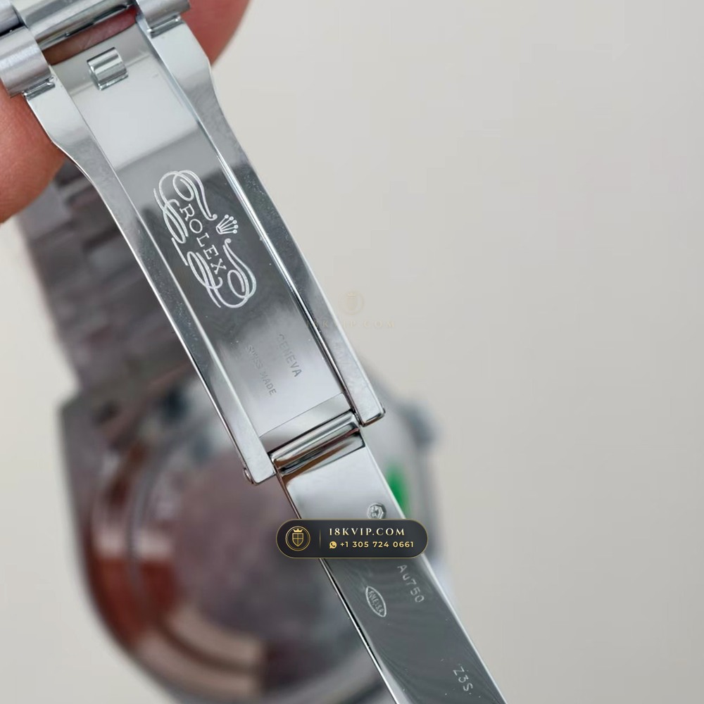 Rolex Day-Date 40 Tahitian Mother-of-Pearl Dial 18K White Gold Ref. 228239 — Private Vault Edition — Studio Gallery Plate VI in 18K White Gold Au750 (210.3g Verified Mass, Rolex Manufacture Cal. 3255 - 70h Power Reserve)