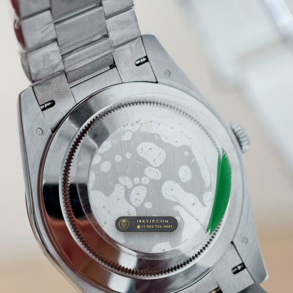 Rolex Day-Date 40 Tahitian Mother-of-Pearl Dial 18K White Gold Ref. 228239 — Private Vault Edition — Studio Gallery Plate VII in 18K White Gold Au750 (210.3g Verified Mass, Rolex Manufacture Cal. 3255 - 70h Power Reserve)