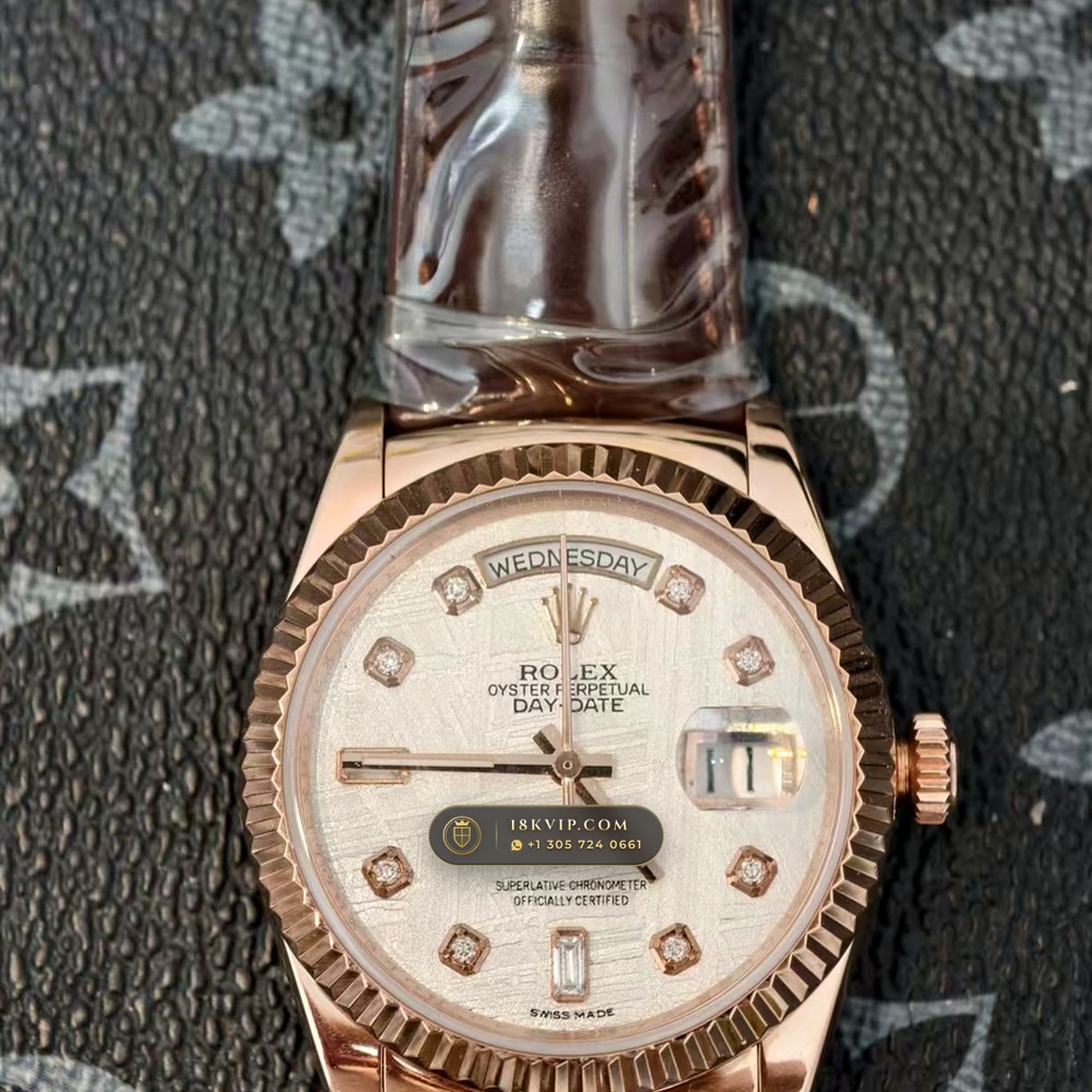 Rolex Day-Date 36 Gibeon Meteorite Dial 18K Everose Gold Ref. 118135 — Private Vault Edition — Studio Gallery Plate IV in 18K Rose Gold Au750 (118.9g Verified Mass, Rolex Manufacture Cal. 3155)