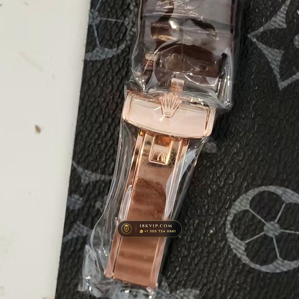 Rolex Day-Date 36 Gibeon Meteorite Dial 18K Everose Gold Ref. 118135 — Private Vault Edition — Studio Gallery Plate VII in 18K Rose Gold Au750 (118.9g Verified Mass, Rolex Manufacture Cal. 3155)