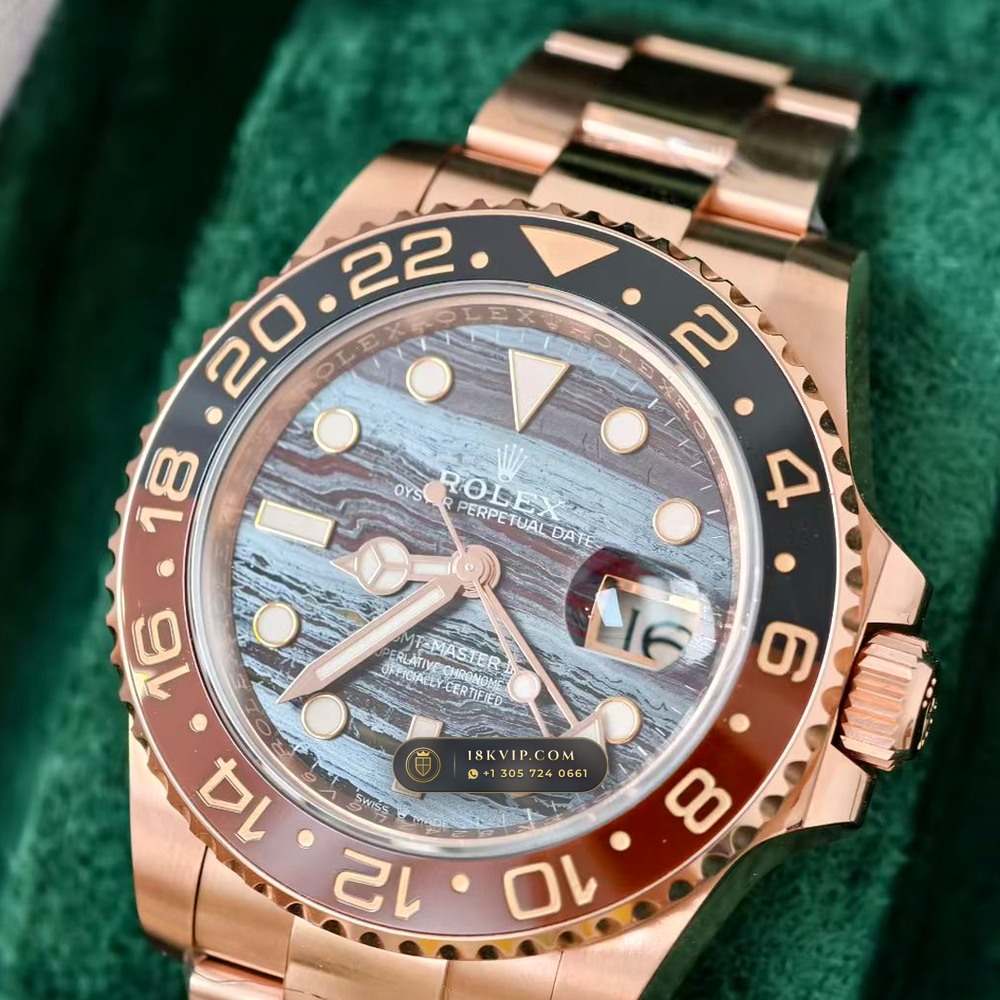 Rolex GMT-Master II 18K Everose Gold Deep Crystal Optics Ref. 126715CHNR — Private Vault Edition — Studio Gallery Plate IV in 18K Rose Gold Au750 (225.8g Verified Mass, Rolex Manufacture Cal. 3285 - 70h Power Reserve)