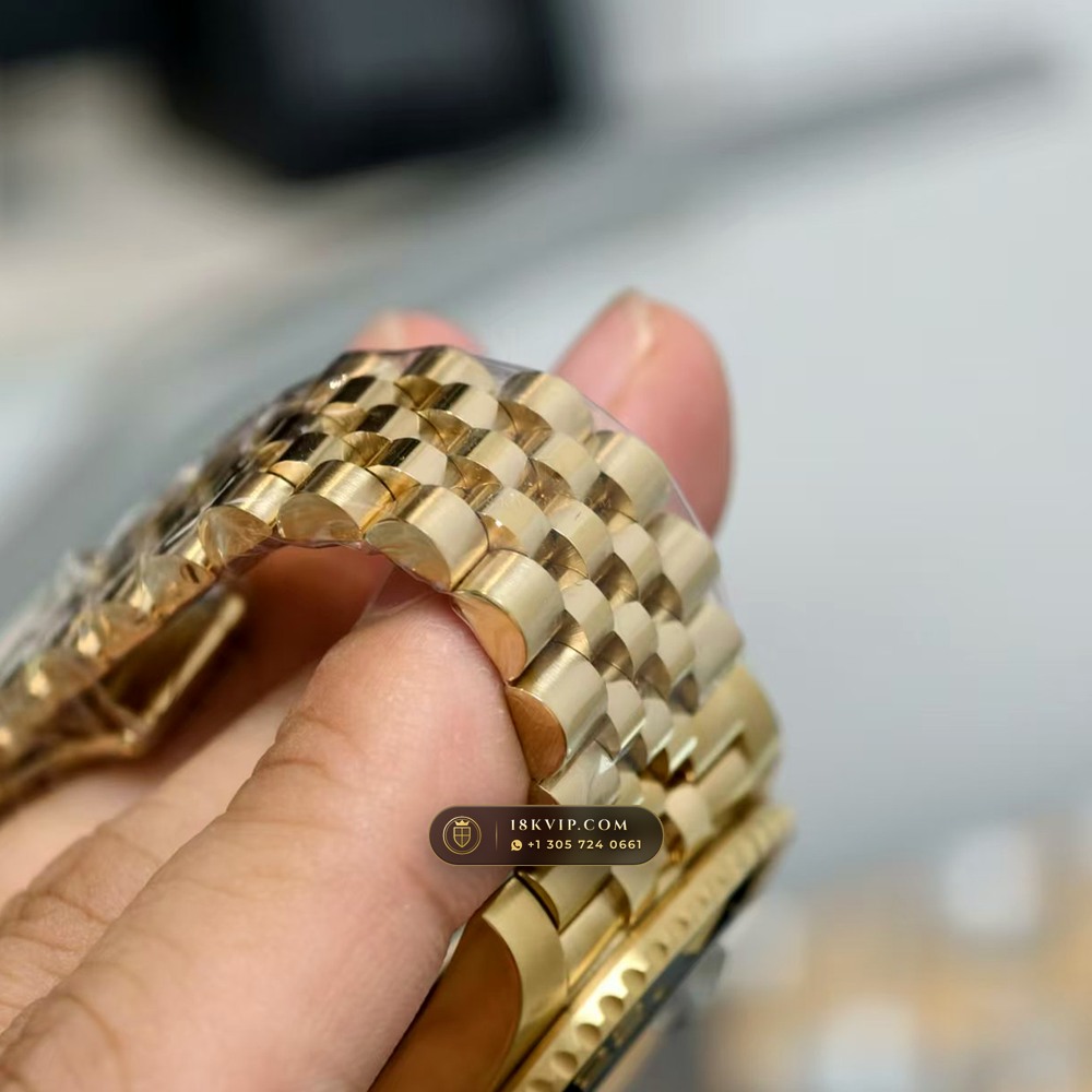 Rolex GMT-Master II Guinness / Zombie Grey & Black Cerachrom 18K Yellow Gold Ref. 126718GRNR — Private Vault Edition — Studio Gallery Plate IV in 18K Yellow Gold Au750 (225.8g Verified Mass, Rolex Manufacture Cal. 3285 - 70h Power Reserve)