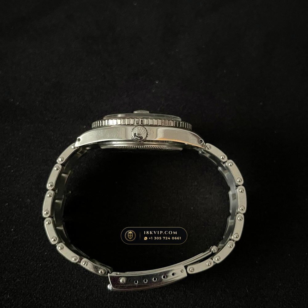 Rolex GMT-Master Vintage Geneva Atelier Spec Ref. 6542 — Private Vault Edition — Studio Gallery Plate III in 904L Stainless Steel Custom Architecture (114.4g Verified Mass, Rolex Vintage Automatic Calibre)