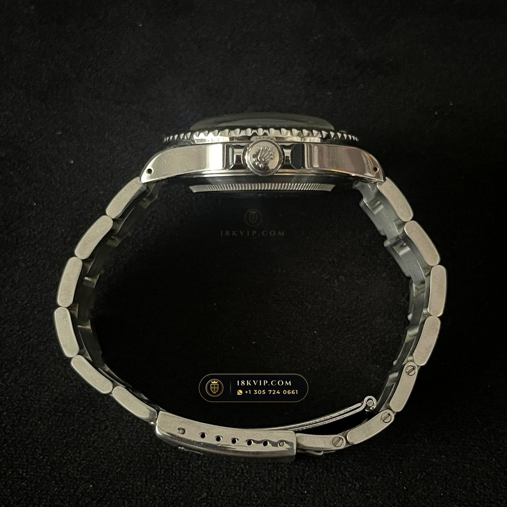 Rolex Submariner Date Ref. 1680 — Private Vault Edition — Studio Gallery Plate III in 904L Stainless Steel Custom Architecture (115.2g Verified Mass, Rolex Manufacture Cal. 3135)