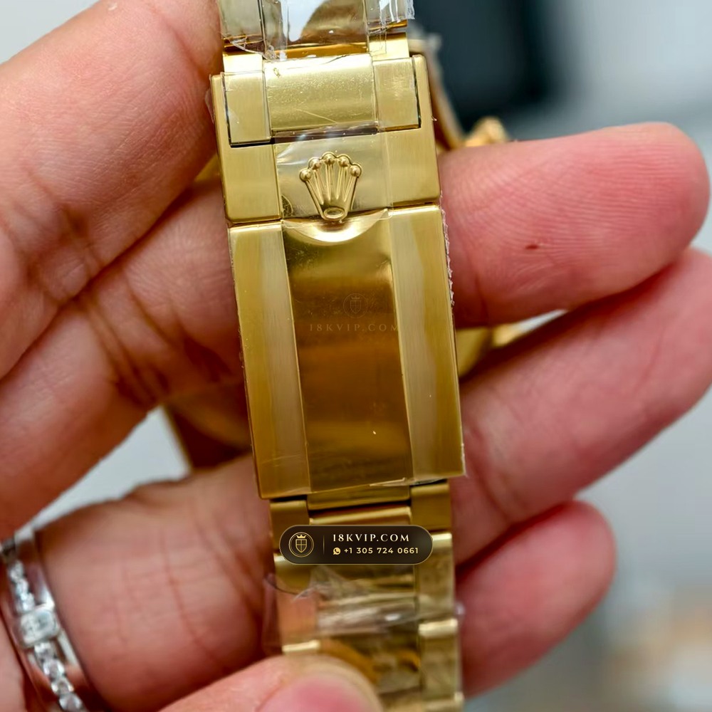 Rolex Cosmograph Daytona John Mayer Emerald Dial 18K Yellow Gold Geneva Atelier Spec Ref. 116508 — Private Vault Edition — Studio Gallery Plate VIII in 18K Yellow Gold Au750 (216.7g Verified Mass, Rolex Manufacture Cal. 4130 - 72h Power Reserve)