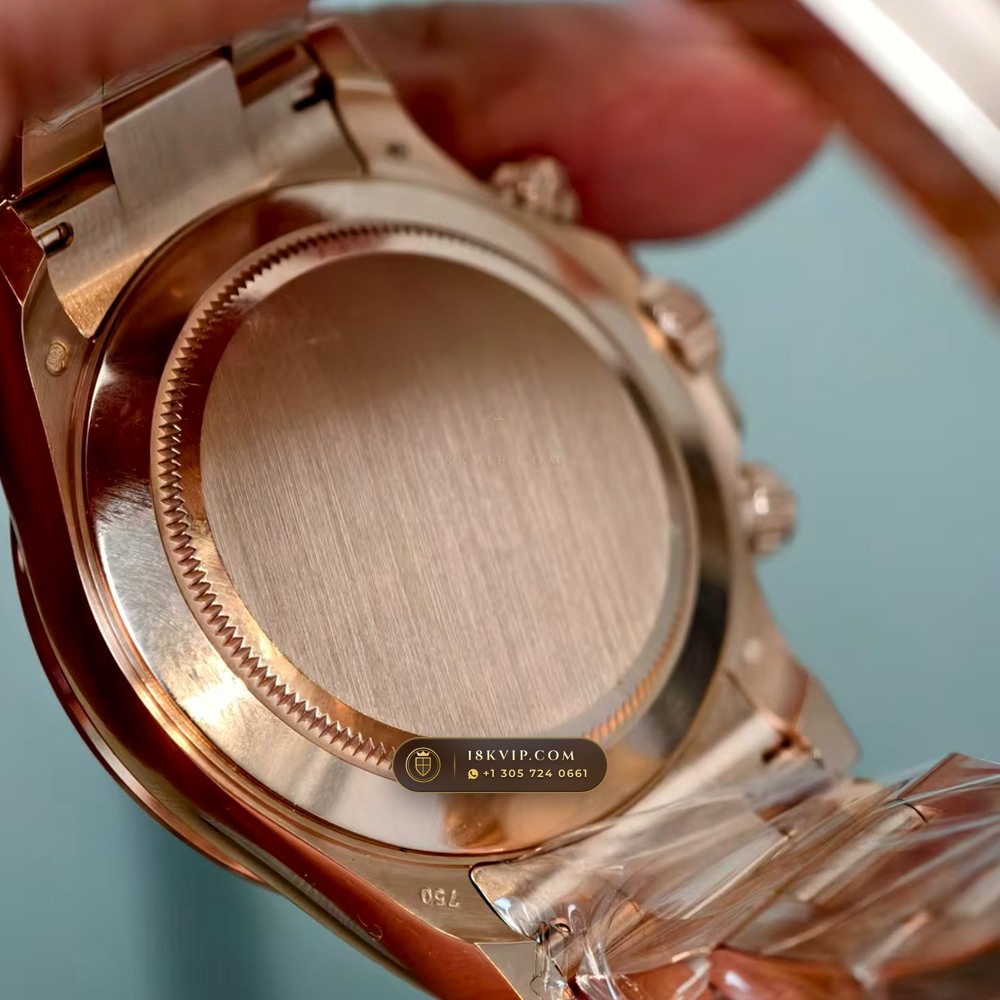 Rolex Cosmograph Daytona Racing Arabic Dial 18K Everose Gold Deep Crystal Optics Ref. 126505 — Private Vault Edition — Studio Gallery Plate V in 18K Rose Gold Au750 (216.3g Verified Mass, Rolex Manufacture Cal. 4131 - 72h Power Reserve)