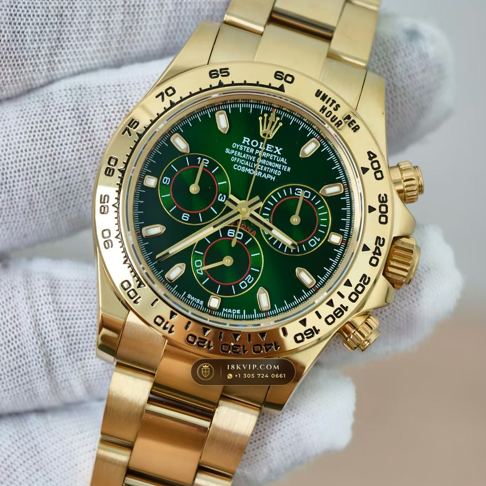 Rolex Cosmograph Daytona John Mayer Emerald Dial 18K Yellow Gold Ref. 116508 — Private Vault Edition — Studio Gallery Plate III in 18K Yellow Gold Au750 (216.7g Verified Mass, Rolex Manufacture Cal. 4130 - 72h Power Reserve)