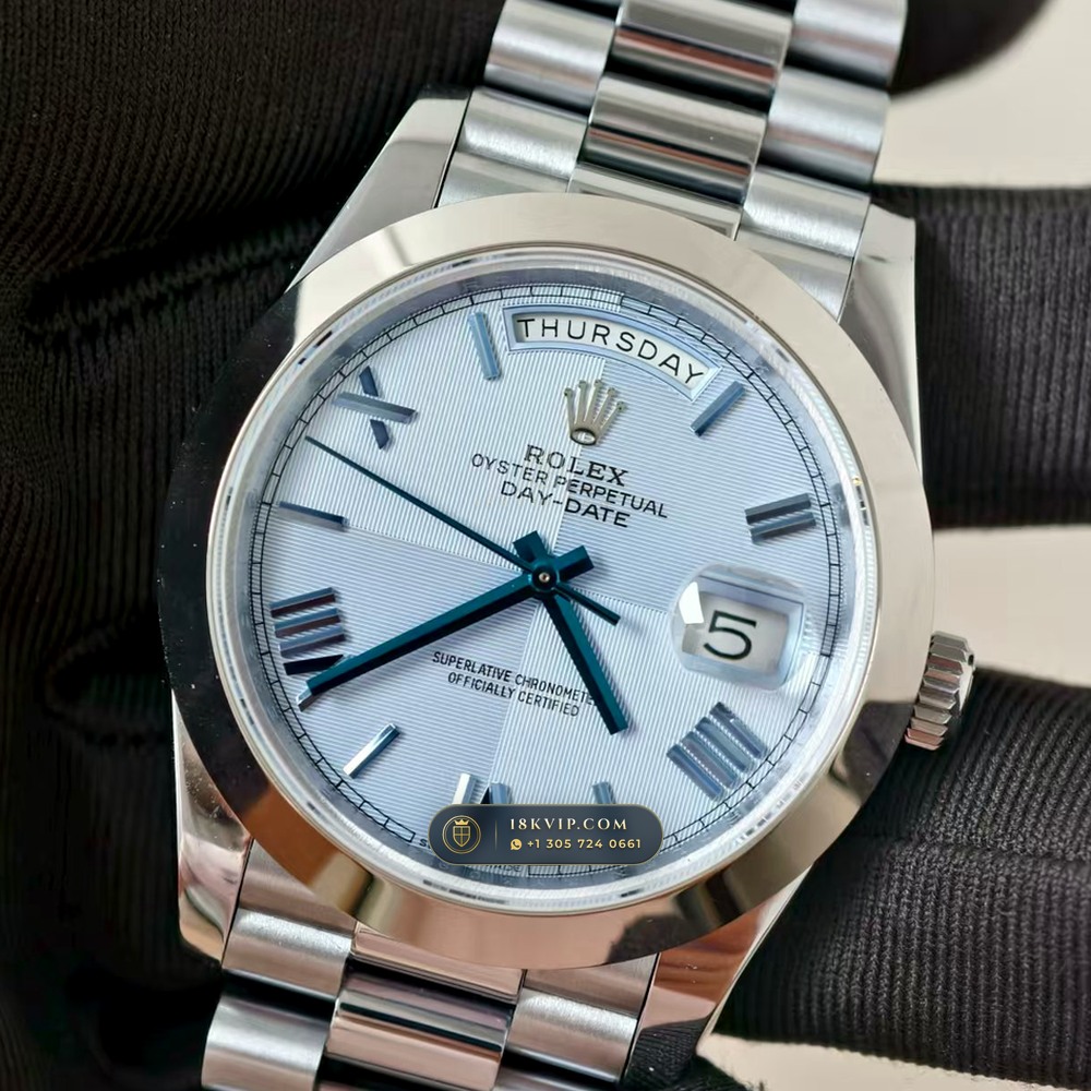 Rolex Day-Date 40 950 Platinum Ref. 228206 — Private Vault Edition — Studio Gallery Plate II in 950 Platinum Pt950 (280.4g Verified Mass, Rolex Manufacture Cal. 3255 - 70h Power Reserve)