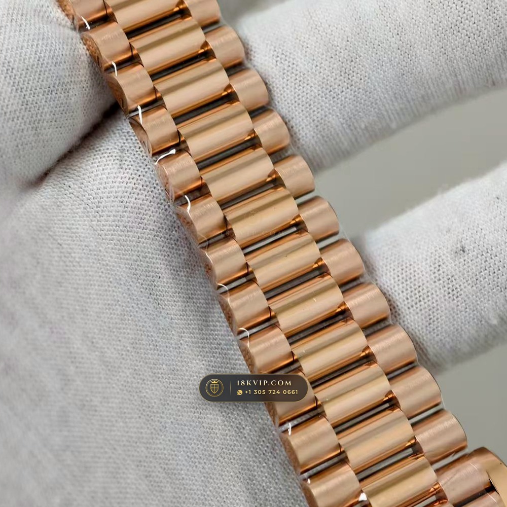 Rolex Day-Date 40 Graduated Ombre Sunray Dial 18K Everose Gold Ref. 228235 — Private Vault Edition — Studio Gallery Plate V in 18K Rose Gold Au750 (210.8g Verified Mass, Rolex Manufacture Cal. 3255 - 70h Power Reserve)