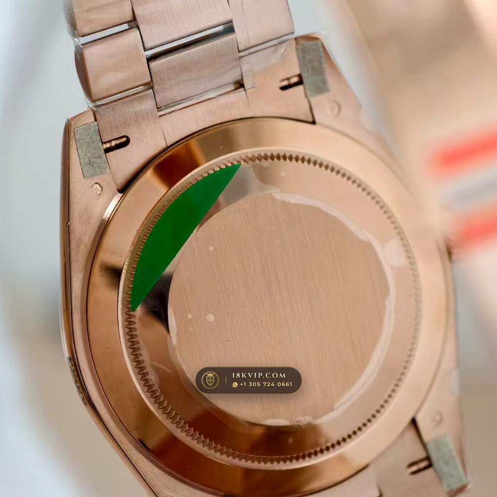 Rolex Day-Date 40 Graduated Ombre Sunray Dial 18K Everose Gold Ref. 228235 — Private Vault Edition — Studio Gallery Plate VII in 18K Rose Gold Au750 (210.8g Verified Mass, Rolex Manufacture Cal. 3255 - 70h Power Reserve)