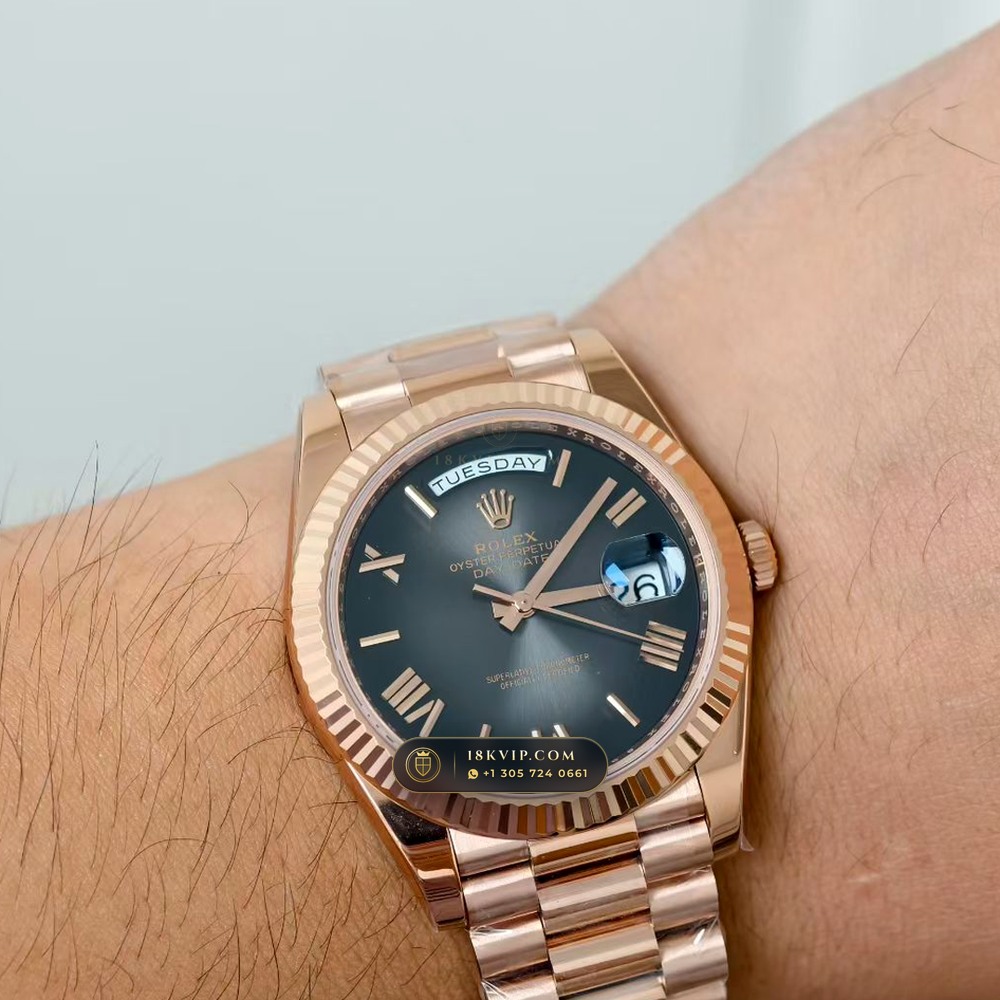 Rolex Day-Date 40 Graduated Ombre Sunray Dial 18K Everose Gold Ref. 228235 — Private Vault Edition — Studio Gallery Plate VIII in 18K Rose Gold Au750 (210.8g Verified Mass, Rolex Manufacture Cal. 3255 - 70h Power Reserve)