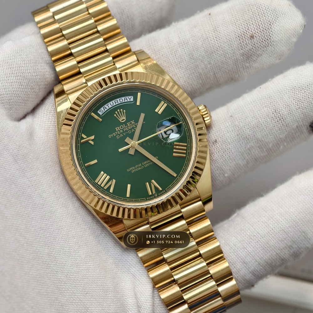 Rolex Day-Date 40 18K Yellow Gold Hand-Chamfered Bevel Spec Ref. 228238 — Private Vault Edition — Studio Gallery Plate II in 18K Yellow Gold Au750 (210.1g Verified Mass, Rolex Manufacture Cal. 3255 - 70h Power Reserve)