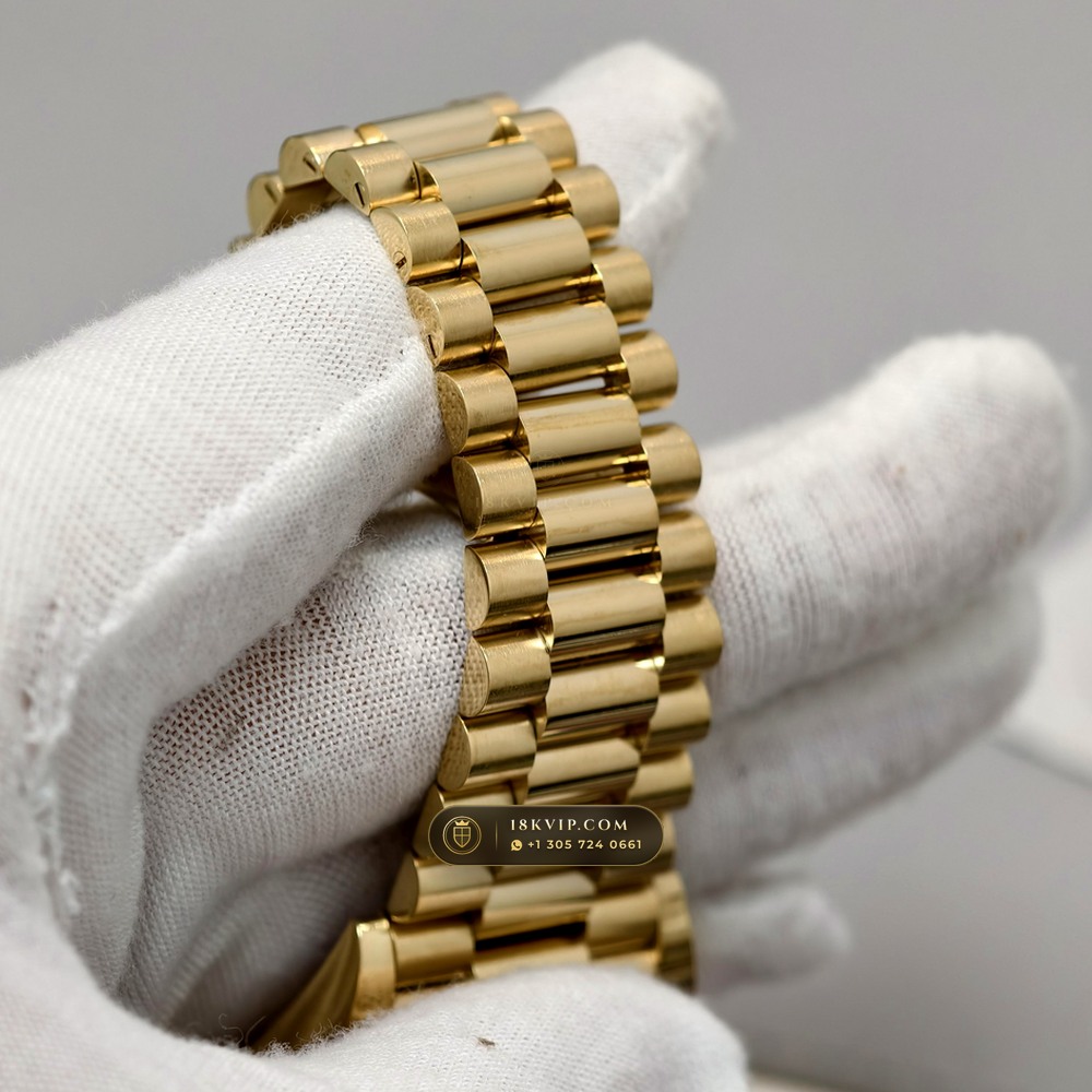 Rolex Day-Date 40 18K Yellow Gold Hand-Chamfered Bevel Spec Ref. 228238 — Private Vault Edition — Studio Gallery Plate IV in 18K Yellow Gold Au750 (210.1g Verified Mass, Rolex Manufacture Cal. 3255 - 70h Power Reserve)