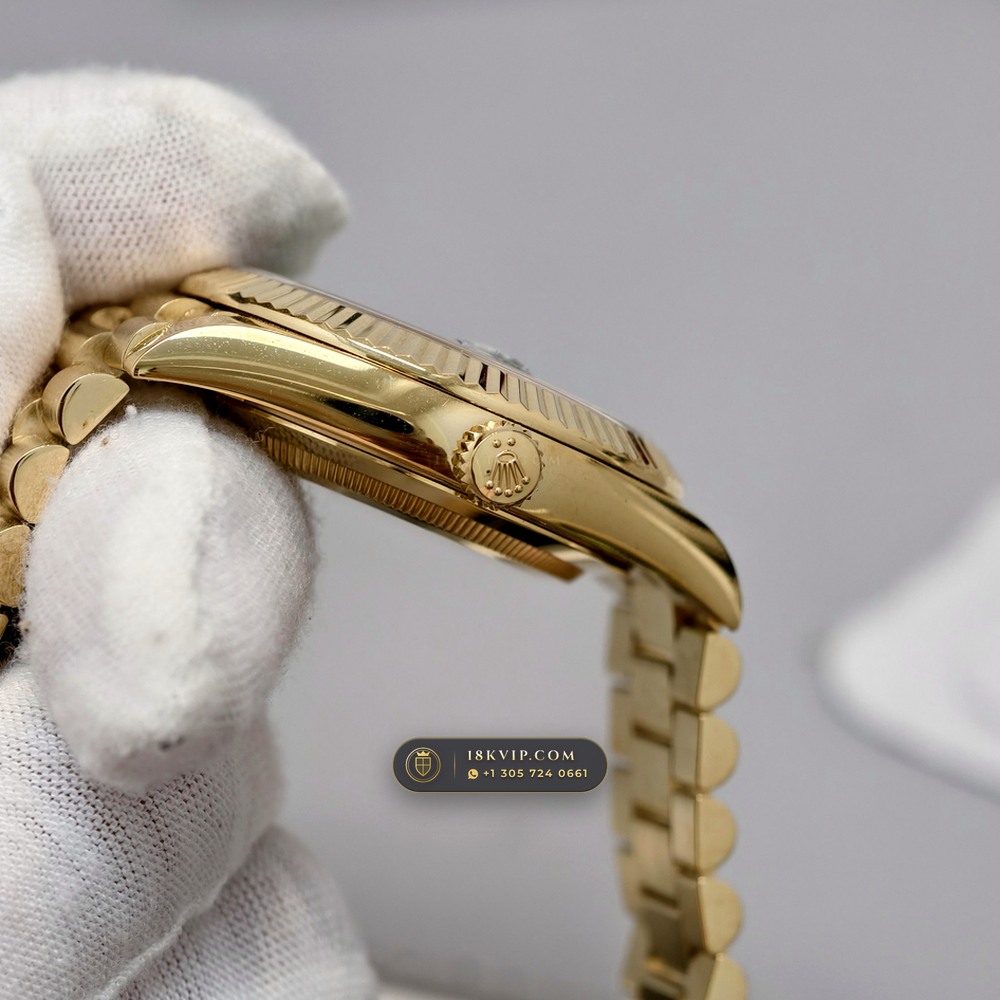 Rolex Day-Date 40 18K Yellow Gold Hand-Chamfered Bevel Spec Ref. 228238 — Private Vault Edition — Studio Gallery Plate V in 18K Yellow Gold Au750 (210.1g Verified Mass, Rolex Manufacture Cal. 3255 - 70h Power Reserve)