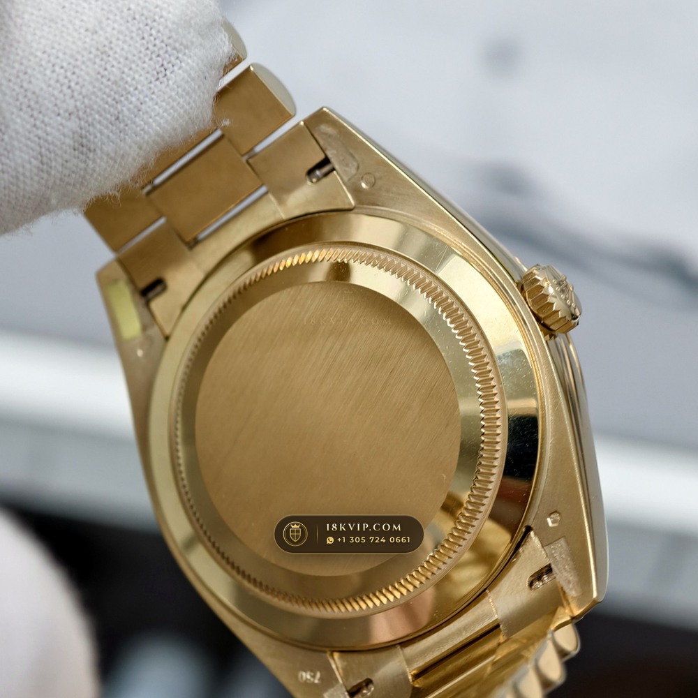 Rolex Day-Date 40 18K Yellow Gold Hand-Chamfered Bevel Spec Ref. 228238 — Private Vault Edition — Studio Gallery Plate VI in 18K Yellow Gold Au750 (210.1g Verified Mass, Rolex Manufacture Cal. 3255 - 70h Power Reserve)