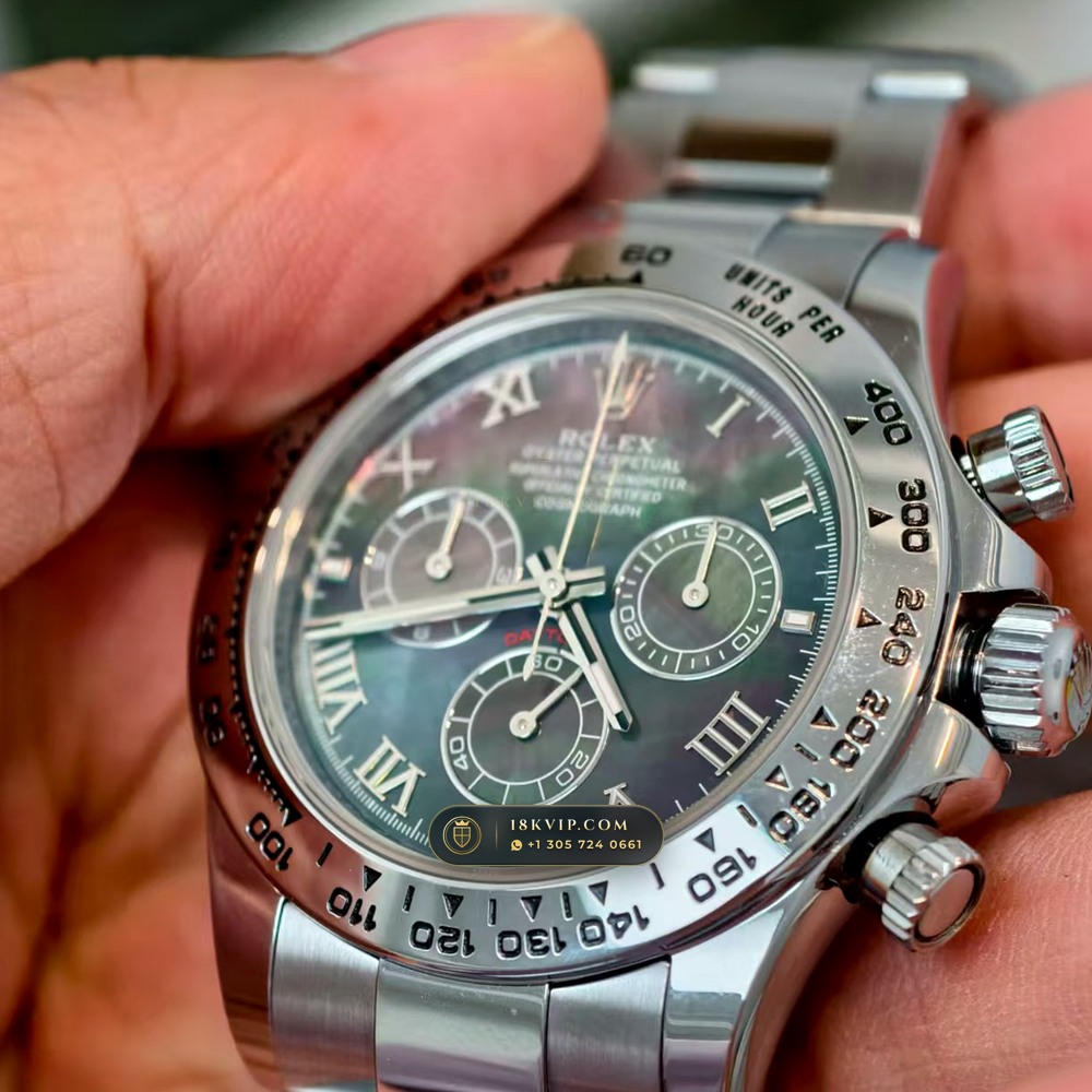 Rolex Cosmograph Daytona Tahitian Mother-of-Pearl Dial 18K White Gold Ref. 126509 — Private Vault Edition — Studio Gallery Plate VI in 18K White Gold Au750 (216.7g Verified Mass, Rolex Manufacture Cal. 4131 - 72h Power Reserve)