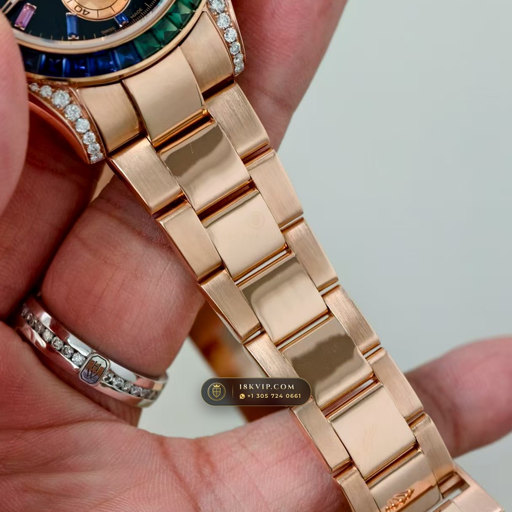 Rolex Cosmograph Daytona Rainbow Sapphire Bezel 18K Everose Gold Custom SW Dial Ref. 116595RBOW — Private Vault Edition — Studio Gallery Plate IV in 18K Rose Gold Au750 (216.5g Verified Mass, Rolex Manufacture Cal. 4130 - 72h Power Reserve)