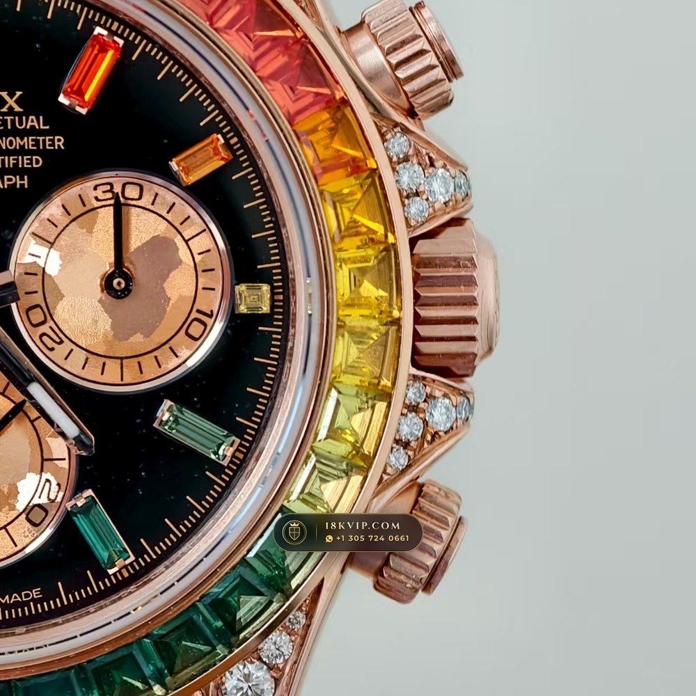 Rolex Cosmograph Daytona Rainbow Sapphire Bezel 18K Everose Gold Custom SW Dial Ref. 116595RBOW — Private Vault Edition — Studio Gallery Plate V in 18K Rose Gold Au750 (216.5g Verified Mass, Rolex Manufacture Cal. 4130 - 72h Power Reserve)
