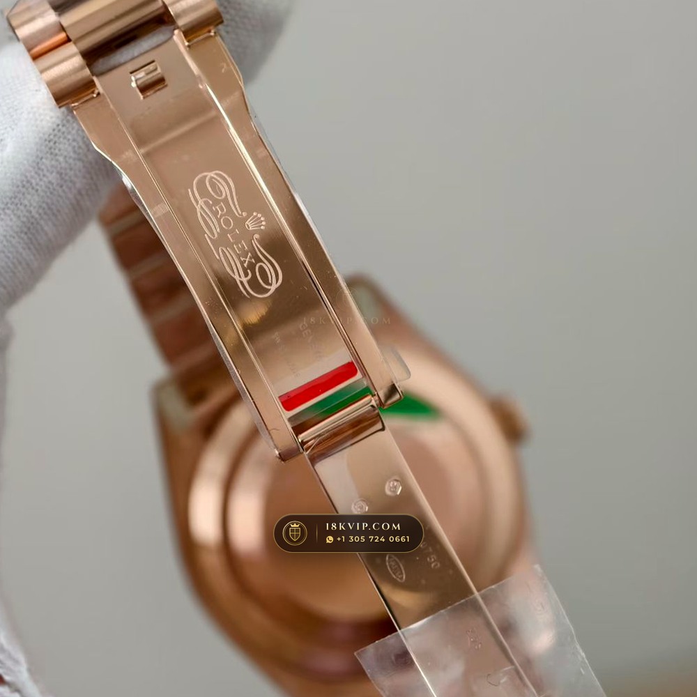 Rolex Day-Date 40 18K Everose Gold Sapphire Caseback Spec Ref. 228235 — Private Vault Edition — Studio Gallery Plate VI in 18K Rose Gold Au750 (210.5g Verified Mass, Rolex Manufacture Cal. 3255 - 70h Power Reserve)