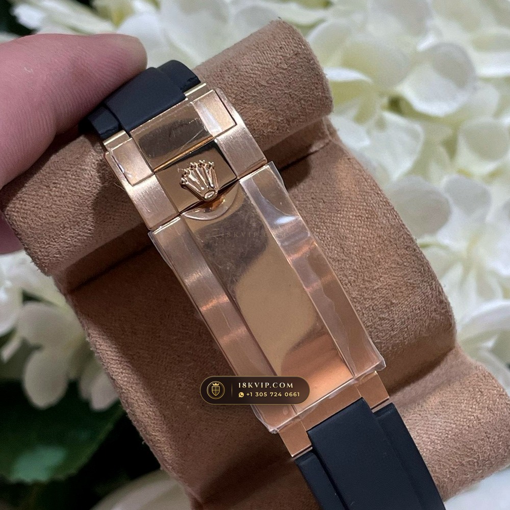 Rolex Cosmograph Daytona Giraffe Off-Catalogue Diamond Edition 18K Everose Gold Geneva Atelier Spec Ref. 126555TBR — Private Vault Edition — Studio Gallery Plate V in 18K Rose Gold Au750 (216.3g Verified Mass, Rolex Manufacture Cal. 4131 - 72h Power Reserve)