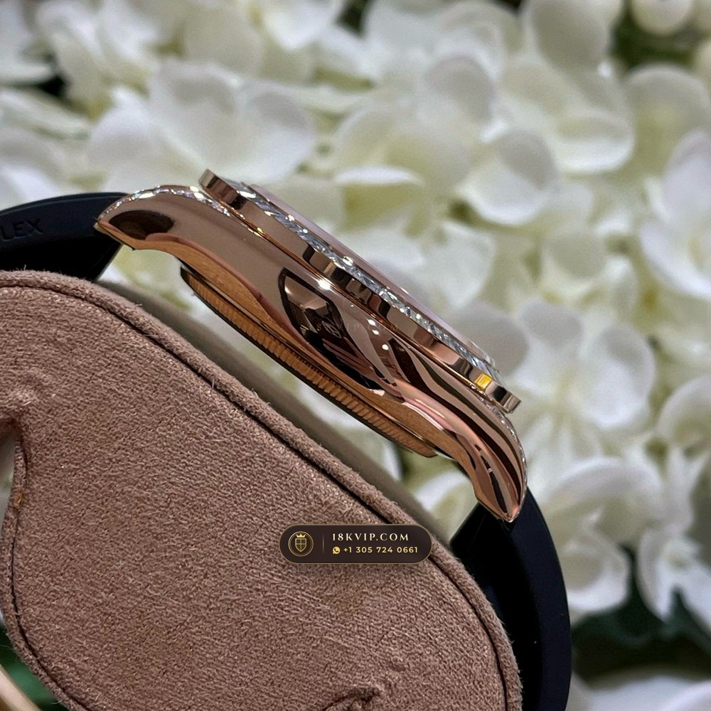 Rolex Cosmograph Daytona Giraffe Off-Catalogue Diamond Edition 18K Everose Gold Geneva Atelier Spec Ref. 126555TBR — Private Vault Edition — Studio Gallery Plate VI in 18K Rose Gold Au750 (216.3g Verified Mass, Rolex Manufacture Cal. 4131 - 72h Power Reserve)