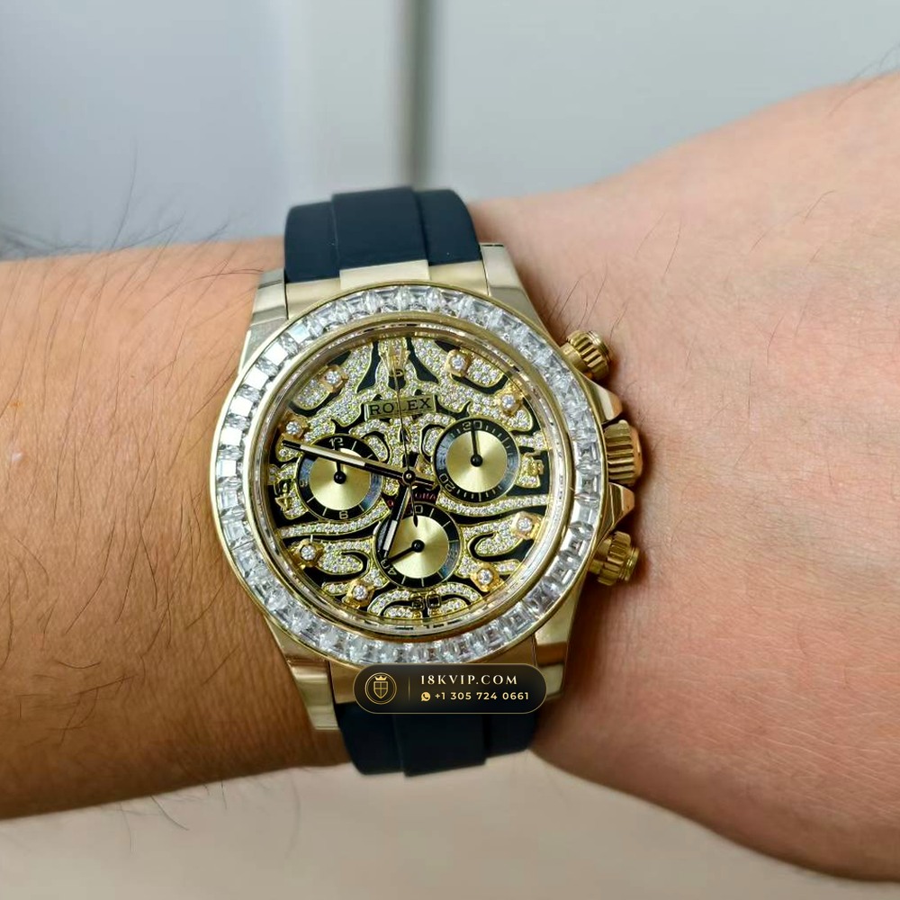Rolex Cosmograph Daytona Diamond-Set Bezel 18K Yellow Gold Ref. 116598TBR — Private Vault Edition — Studio Gallery Plate VIII in 18K Yellow Gold Au750 (216.8g Verified Mass, Rolex Manufacture Cal. 4130 - 72h Power Reserve)