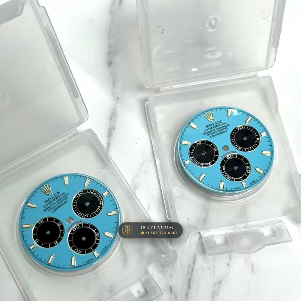 Rolex Cosmograph Daytona Tiffany Blue Dial 18K Yellow Gold Ref. 126518 — Private Vault Edition — Studio Gallery Plate VI in 18K Yellow Gold Au750 (160.1g Verified Mass, Rolex Manufacture Cal. 4131 - 72h Power Reserve)