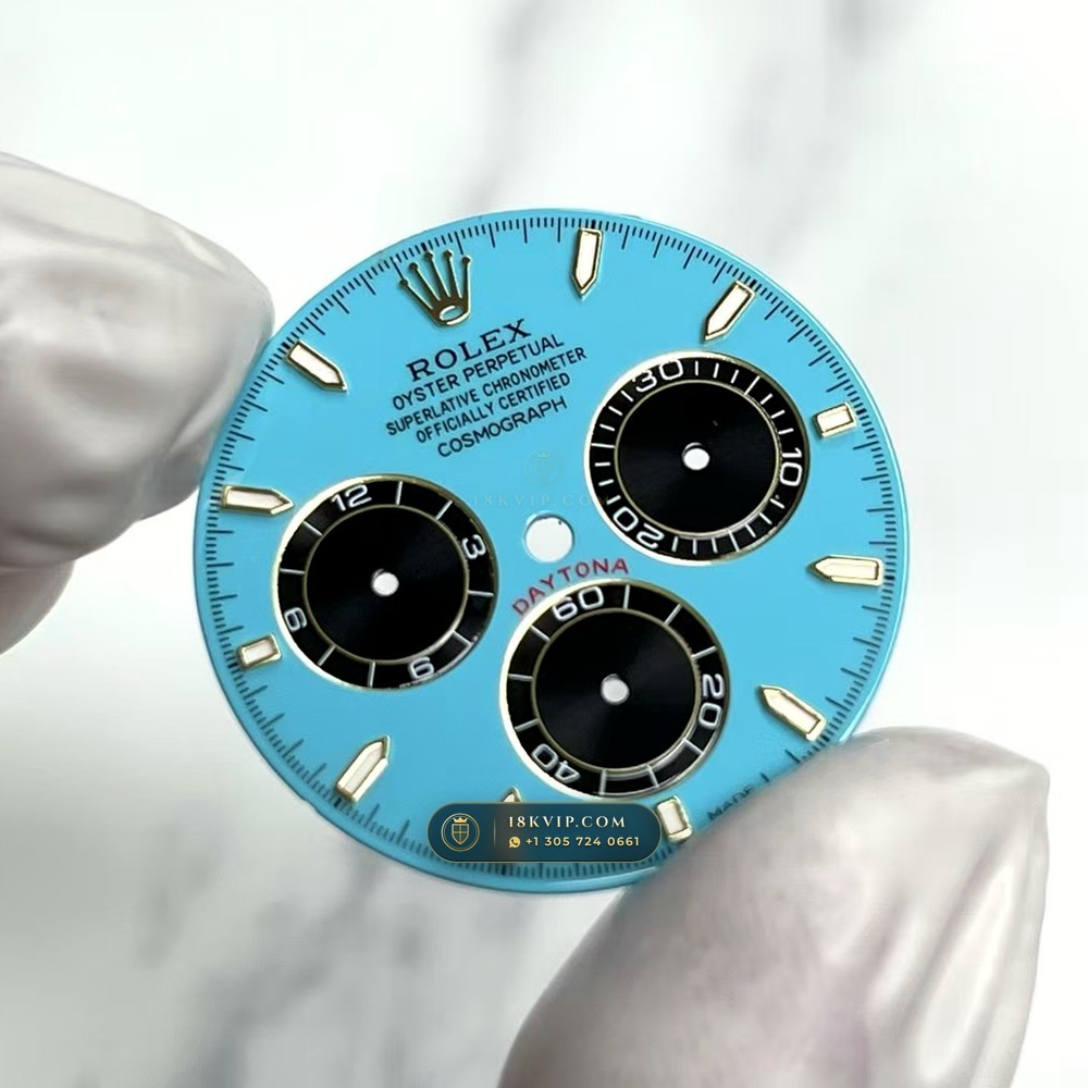Rolex Cosmograph Daytona Tiffany Blue Dial 18K Yellow Gold Ref. 126518 — Private Vault Edition — Studio Gallery Plate IX in 18K Yellow Gold Au750 (160.1g Verified Mass, Rolex Manufacture Cal. 4131 - 72h Power Reserve)