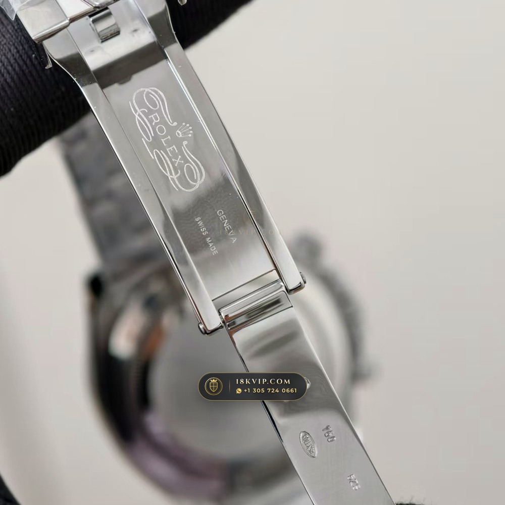 Rolex Cosmograph Daytona Diamond-Set Bezel 18K White Gold Ref. 126599TSA — Private Vault Edition — Studio Gallery Plate VII in 18K White Gold Au750 (216.5g Verified Mass, Rolex Manufacture Cal. 4131 - 72h Power Reserve)