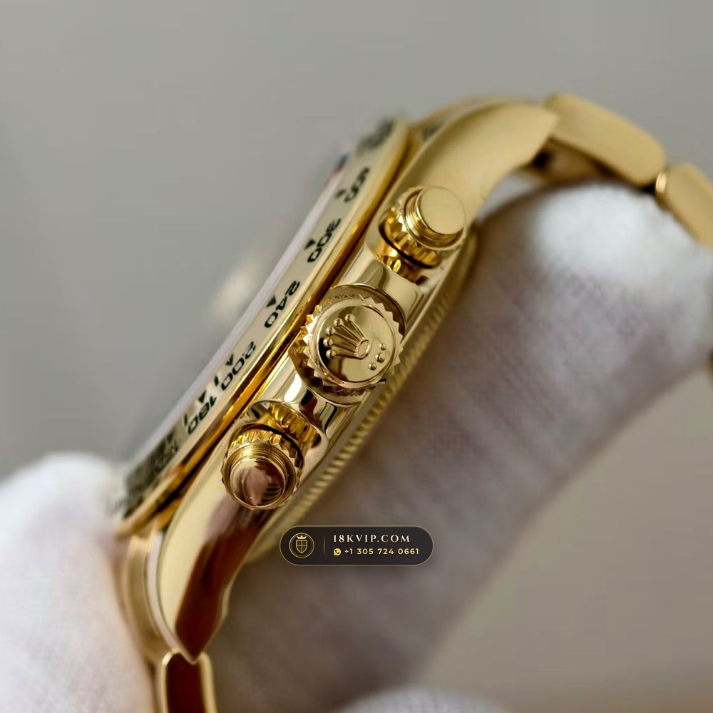 Rolex Cosmograph Daytona John Mayer II Emerald & Gold Subdials 18K Yellow Gold Ref. 126508 — Private Vault Edition — Studio Gallery Plate V in 18K Yellow Gold Au750 (216.4g Verified Mass, Rolex Manufacture Cal. 4131 - 72h Power Reserve)