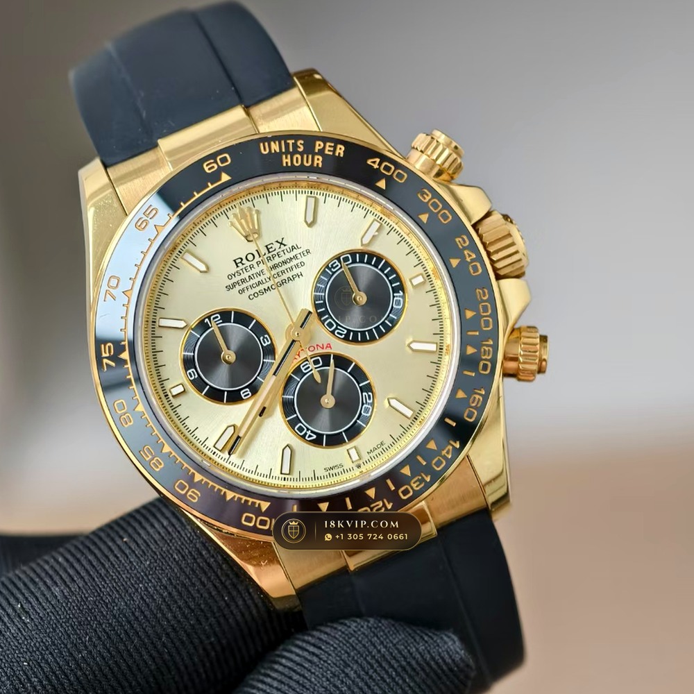 Rolex Cosmograph Daytona 18K Yellow Gold Deep Crystal Optics Ref. 126518 — Private Vault Edition — Studio Gallery Plate II in 18K Yellow Gold Au750 (160.8g Verified Mass, Rolex Manufacture Cal. 4131 - 72h Power Reserve)