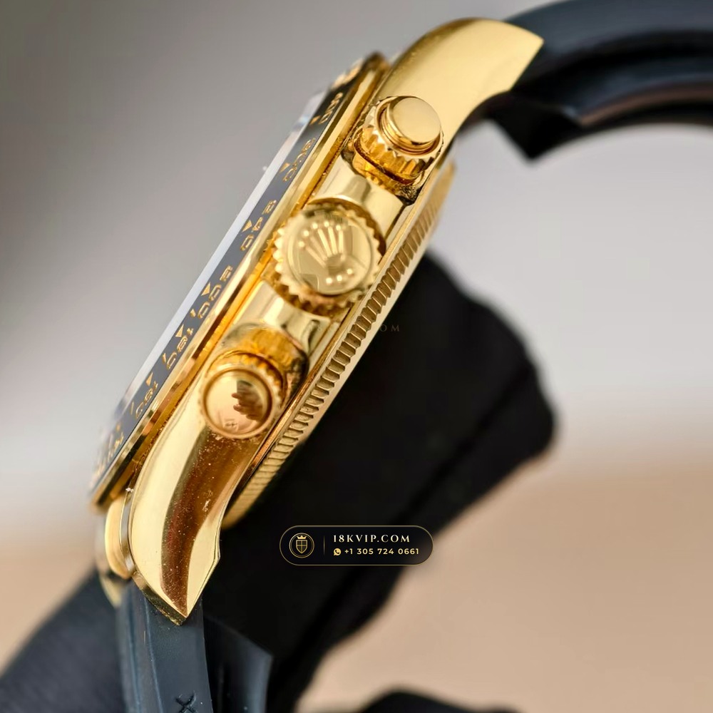 Rolex Cosmograph Daytona 18K Yellow Gold Deep Crystal Optics Ref. 126518 — Private Vault Edition — Studio Gallery Plate IV in 18K Yellow Gold Au750 (160.8g Verified Mass, Rolex Manufacture Cal. 4131 - 72h Power Reserve)