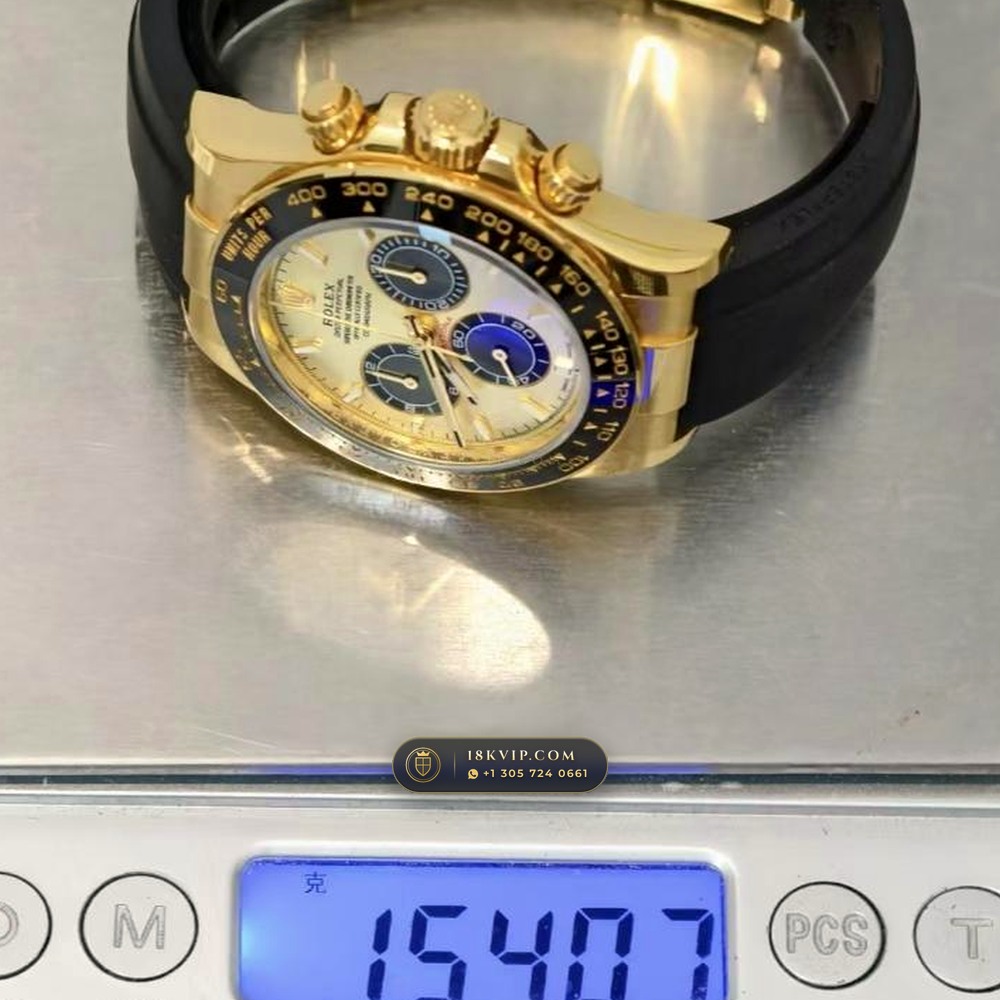 Rolex Cosmograph Daytona 18K Yellow Gold Deep Crystal Optics Ref. 126518 — Private Vault Edition — Studio Gallery Plate VIII in 18K Yellow Gold Au750 (160.8g Verified Mass, Rolex Manufacture Cal. 4131 - 72h Power Reserve)