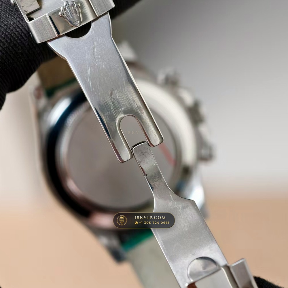 Rolex Cosmograph Daytona Beach Pastel Lizard Strap Collector Edition 18K White Gold Ref. 116519 — Private Vault Edition — Studio Gallery Plate V in 18K White Gold Au750 (138.6g Verified Mass, Rolex Manufacture Cal. 4130 - 72h Power Reserve)